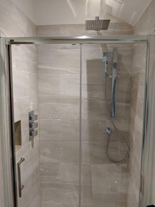 Barley - Cosy Stylish Apartment - Easy Access To Bath And Many Nearby Attractions Box  Екстериор снимка